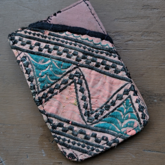 🌎👽 Free People Boho Embroidered Repurposed vtg banjara hippie Wallet card case - Picture 10 of 16